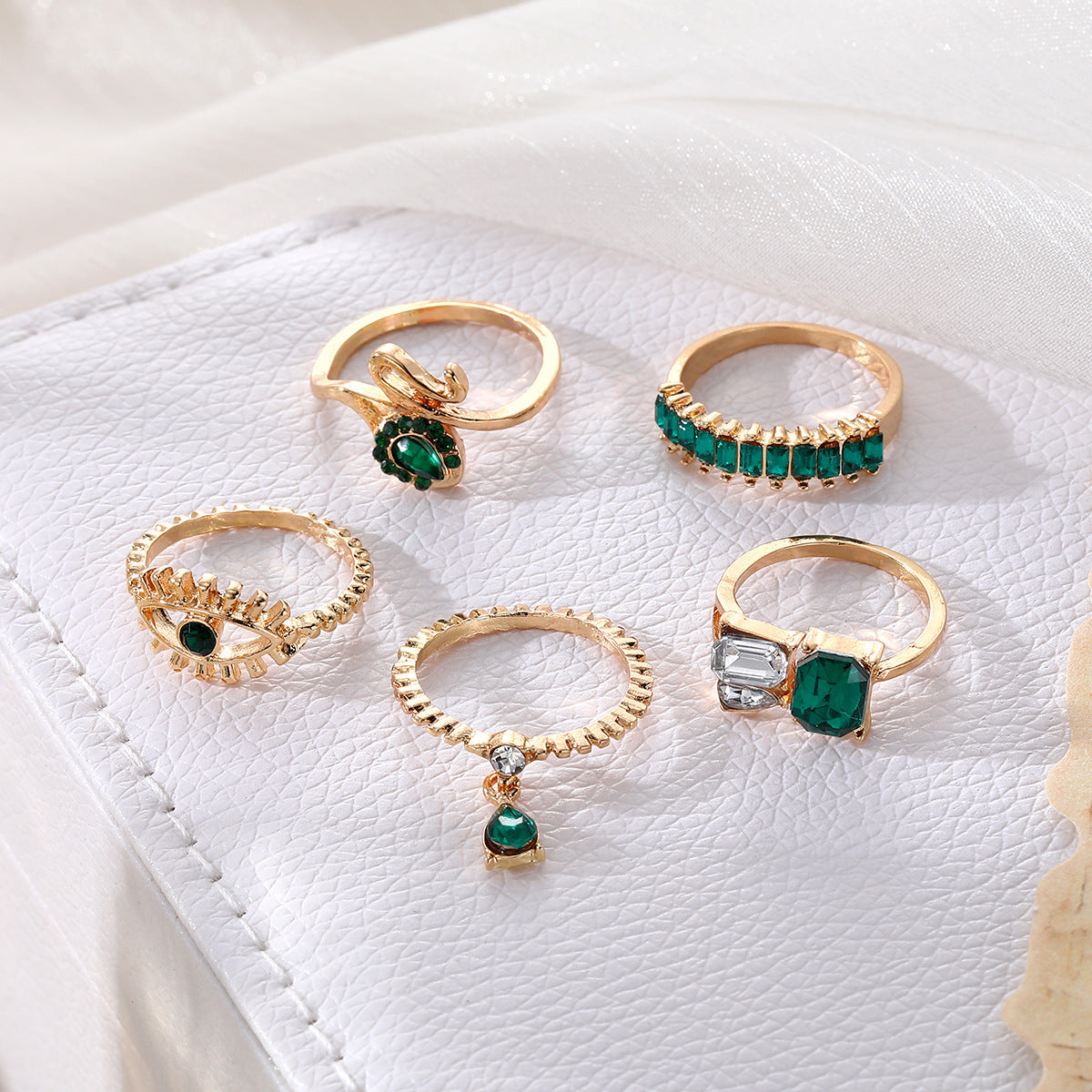 Emerald Diamond-studded Ring Set