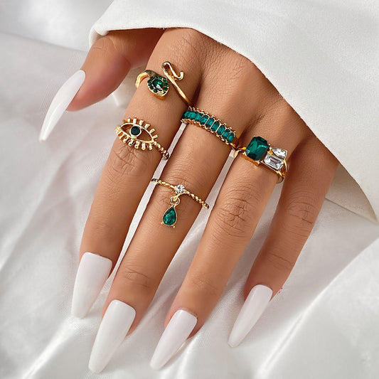 Emerald Diamond-studded Ring Set